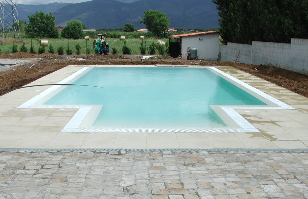 piscina in cemento recuperata